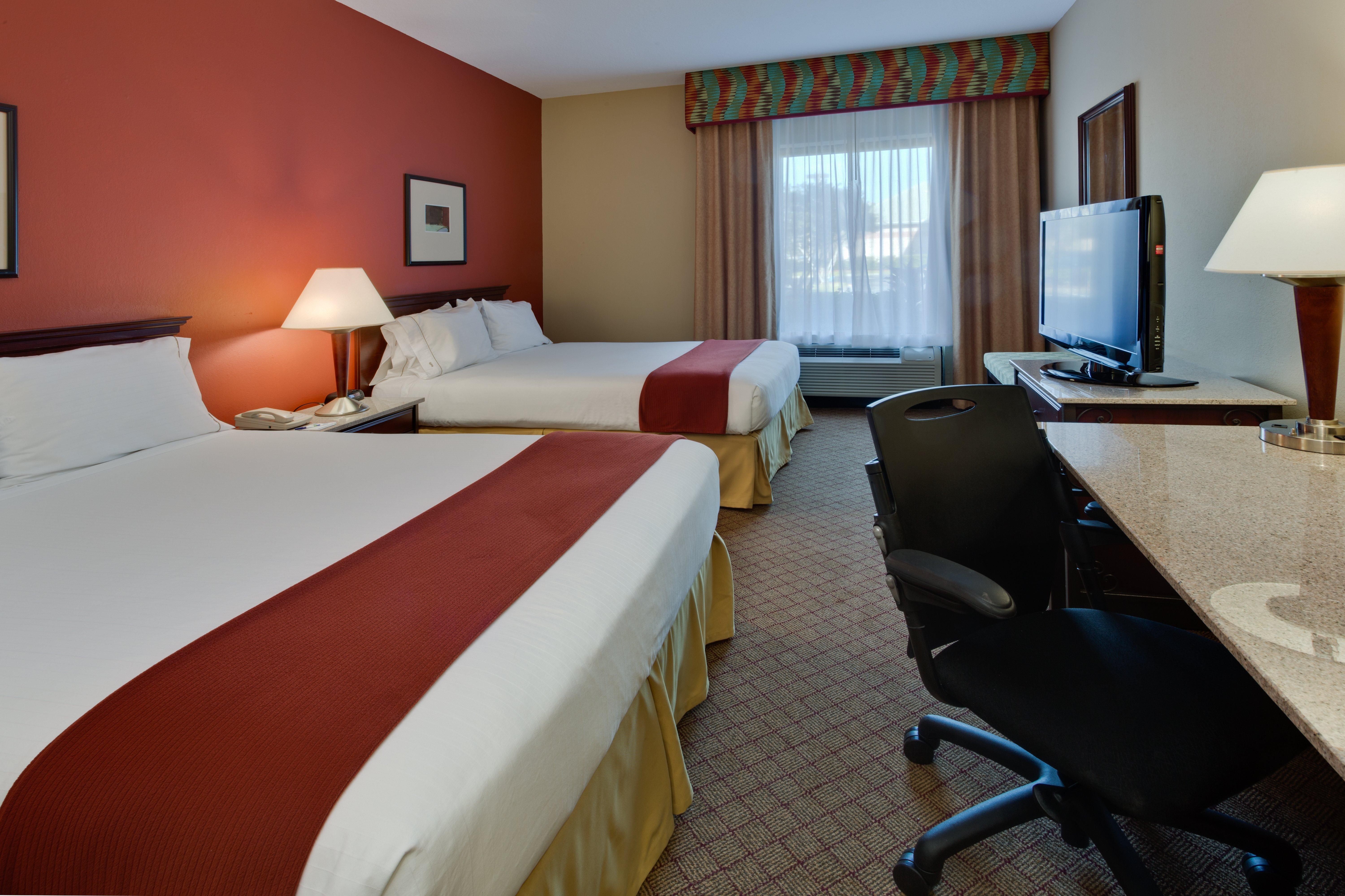 Holiday Inn Express Hotel & Suites Tampa-Oldsmar By Ihg Exterior photo
