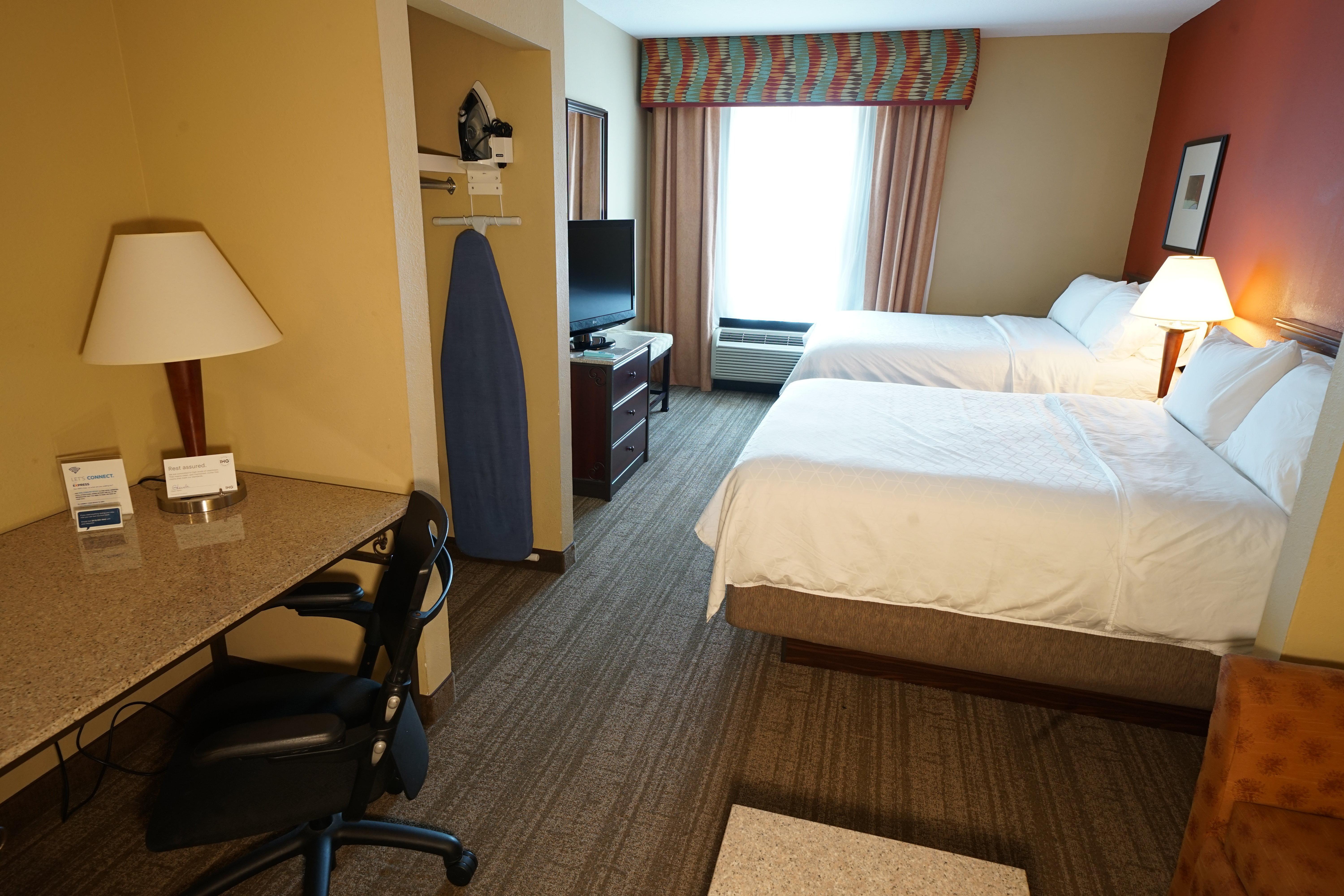 Holiday Inn Express Hotel & Suites Tampa-Oldsmar By Ihg Exterior photo