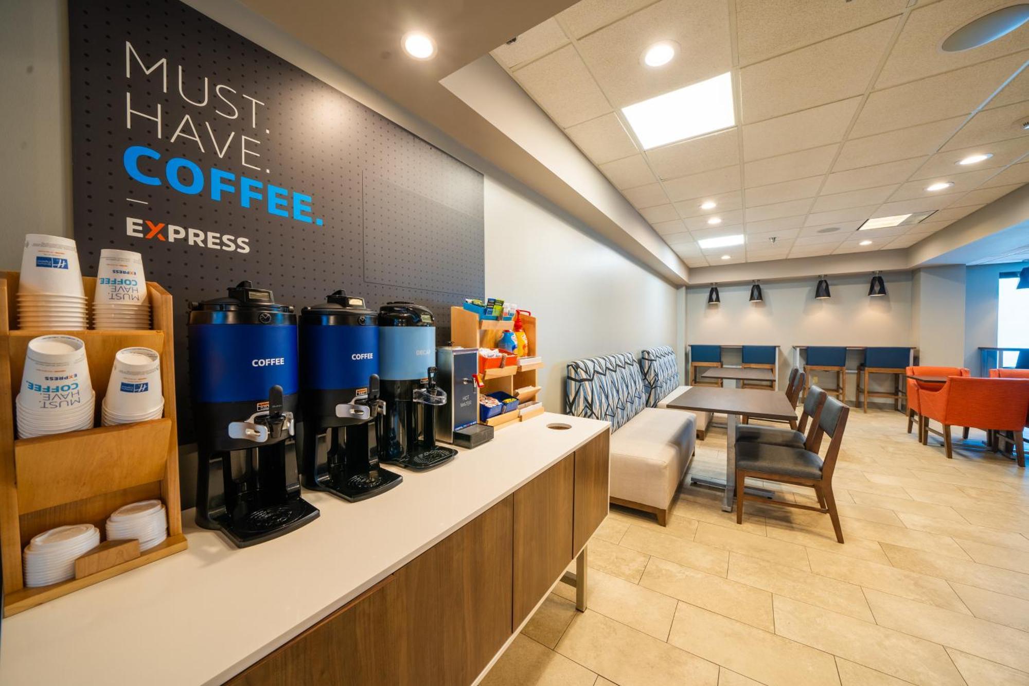Holiday Inn Express Hotel & Suites Tampa-Oldsmar By Ihg Exterior photo