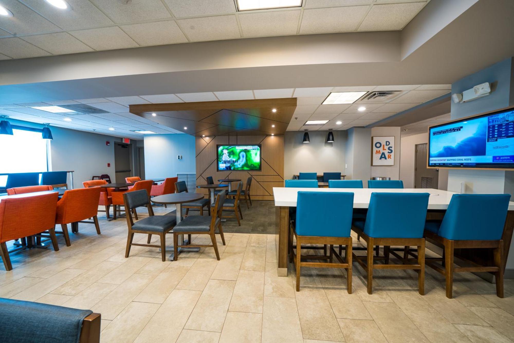 Holiday Inn Express Hotel & Suites Tampa-Oldsmar By Ihg Exterior photo