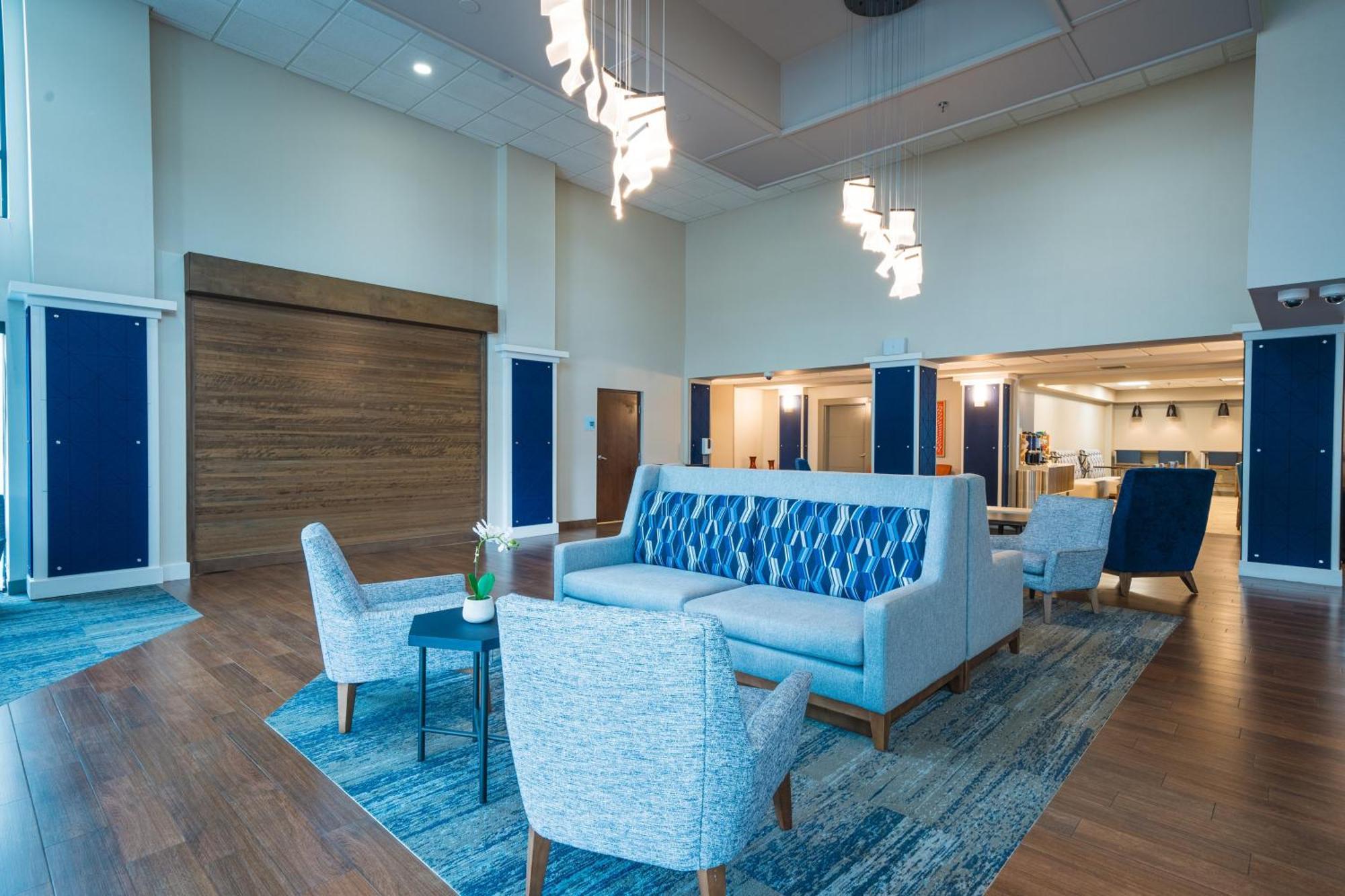 Holiday Inn Express Hotel & Suites Tampa-Oldsmar By Ihg Exterior photo