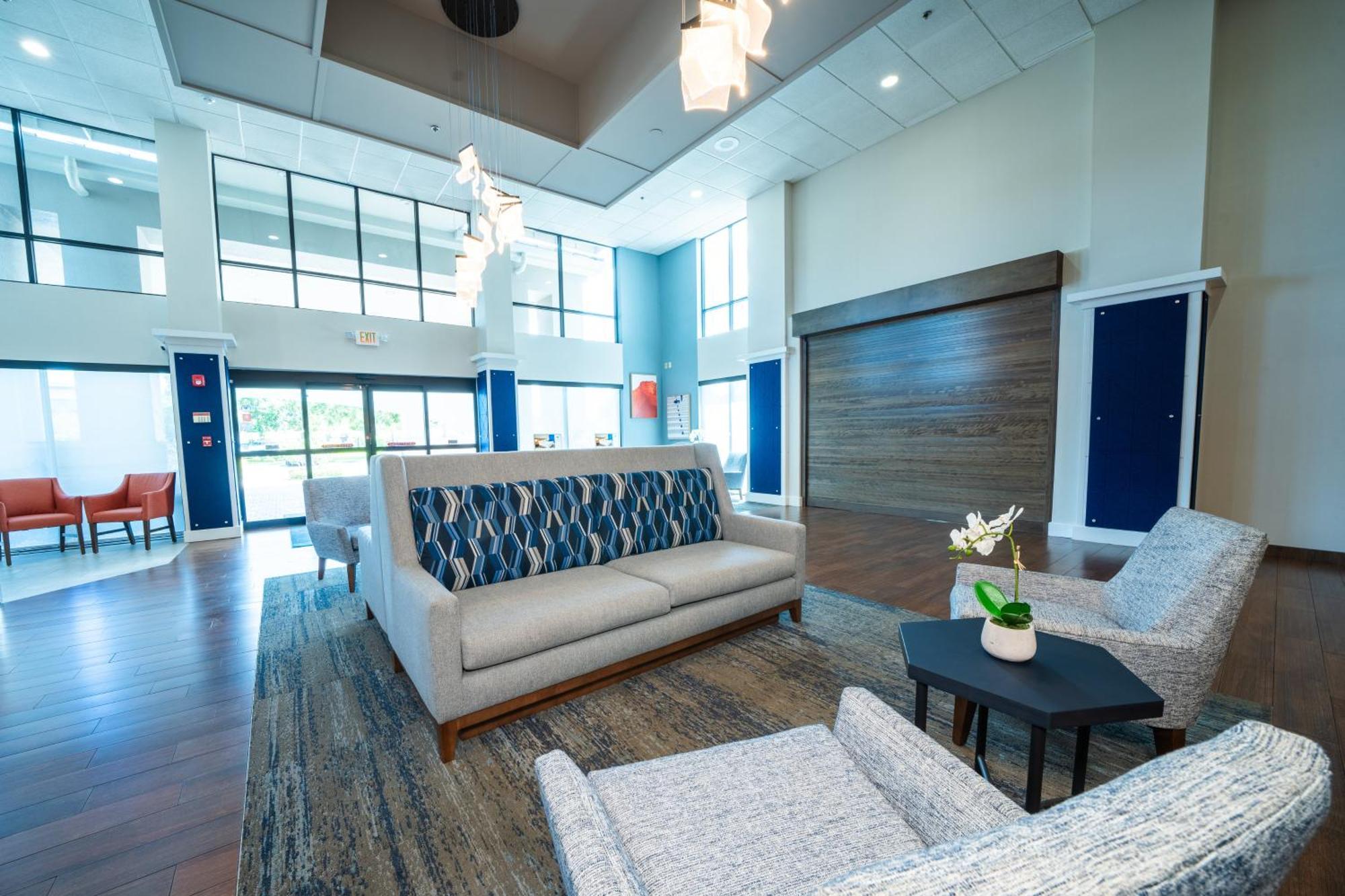 Holiday Inn Express Hotel & Suites Tampa-Oldsmar By Ihg Exterior photo